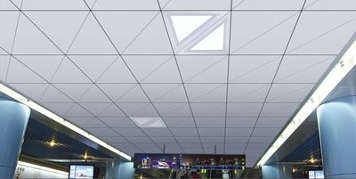会議場の壁の装飾のための天井クリップで三角アルミニウム